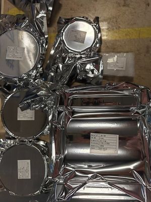 Wafer de silice fondu durable avec une résistance mécanique et une stabilité thermique supérieures pour les composants de semi-conducteurs de précision