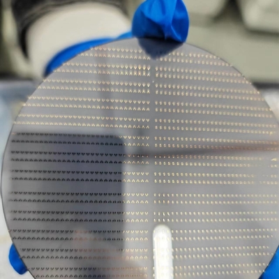 Plaquette piézoélectrique de niobate de lithium pour la fabrication de transducteurs interdigitaux SAW