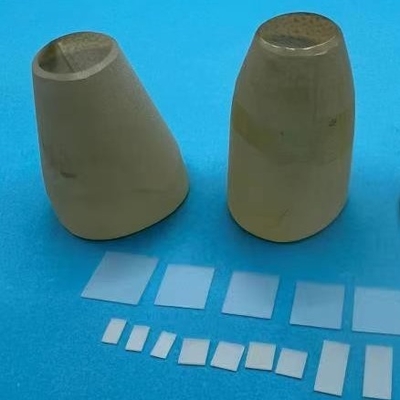 Fenêtres optiques de plaquette de cristal SrTiO3 dopées au Fe carré polonais