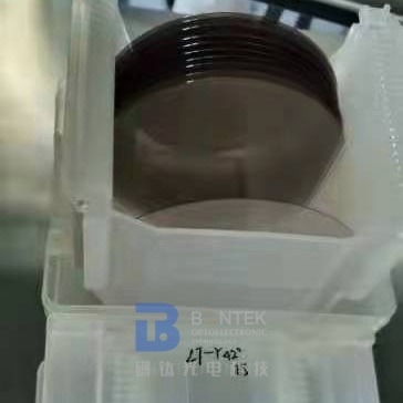 Cristaux d'effet piézoélectrique de cristaux de tantalate de lithium de revêtement d'AU de CR