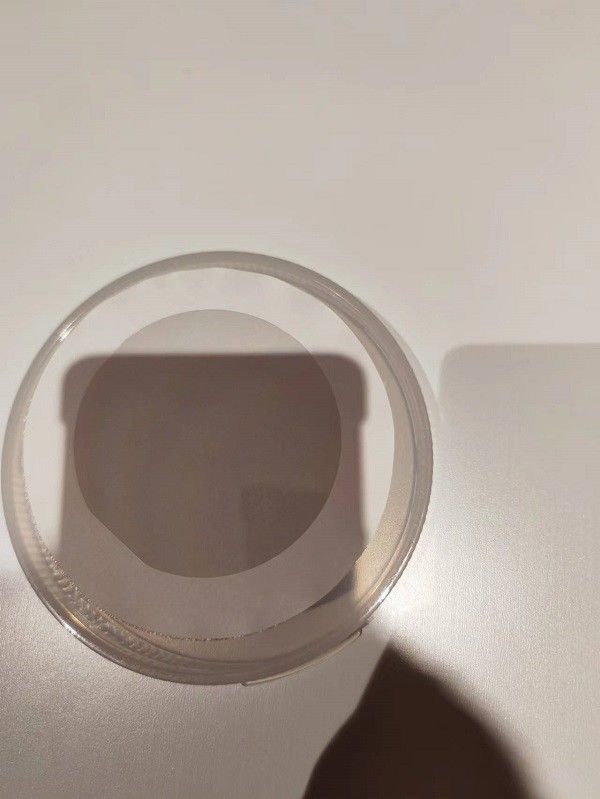 Plaquettes piézoélectriques en niobate de lithium LiNbO3 dopé à 5% molaire de MgO, conçues pour les dispositifs acousto-optiques et les filtres SAW