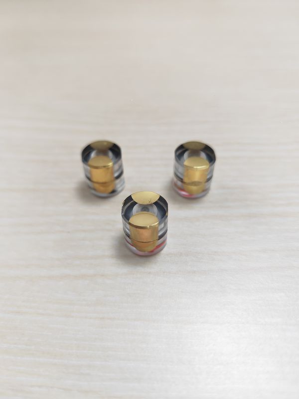 Capsules d'extrémité de gaufre piézoélectrique conçues pour résister à des températures extrêmes et à des contraintes mécaniques à long terme pour l'industrie