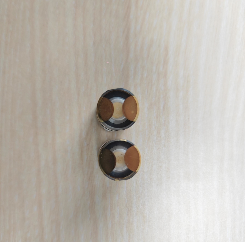 Capsules de finition en quartz, usinées avec précision et intégrées de manière transparente, pour des plaquettes piézoélectriques de performance optimale
