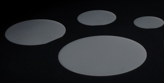 Les plaquettes de verre sans alcalinité sont un matériau idéal pour les procédés à haute température et les applications exigeantes