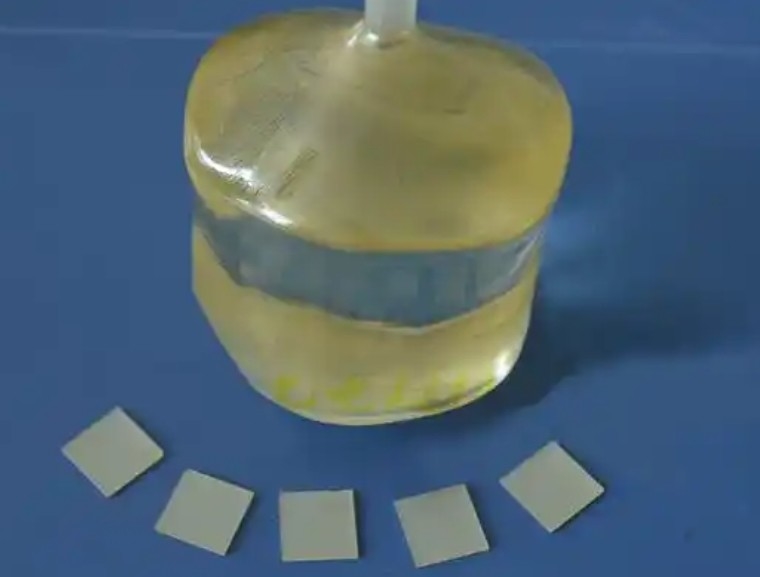 Wafer cristallin LaSrAlO4 La solution optimale pour la recherche et la production de YBCO supraconducteurs à haute température