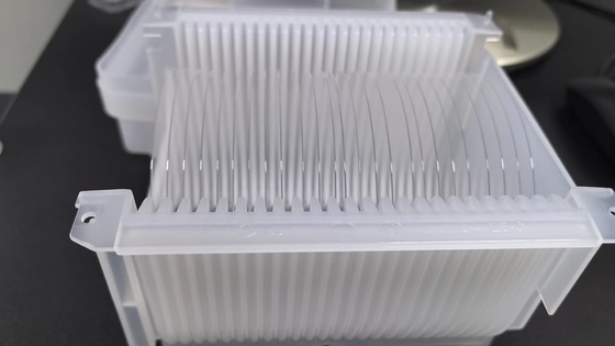 Conductivité thermique C-plan 0001 Wafer de saphir Al2O3 Substrate pour fenêtre infrarouge